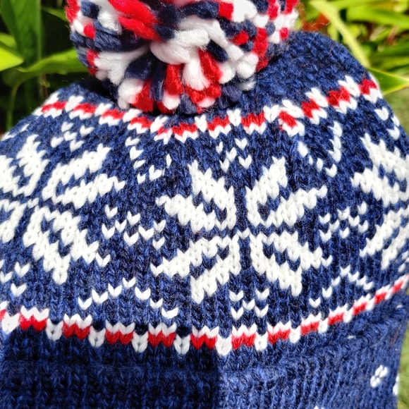 NWT - American Eagle Fairisle Cuff Pom Beanie - Picture 4 of 5